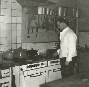 30 - Gerrit Kolkman achter het fornuis